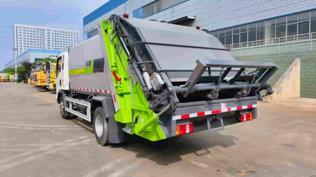 Sinotruk Howo 10 cubic meter compressed garbage truck