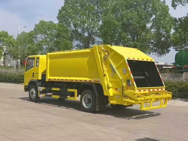 Sinotruk Howo light truck compressed garbage truck