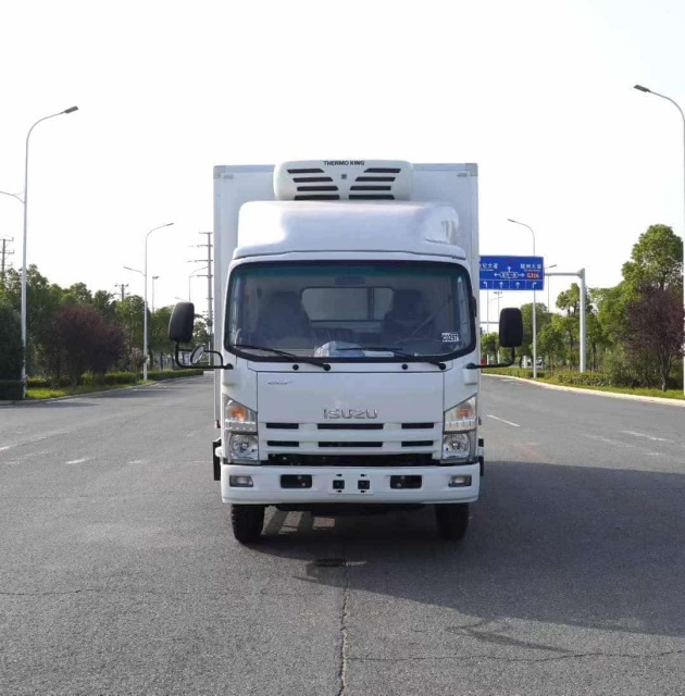 Qingling Isuzu 700P Refrigerated Truck