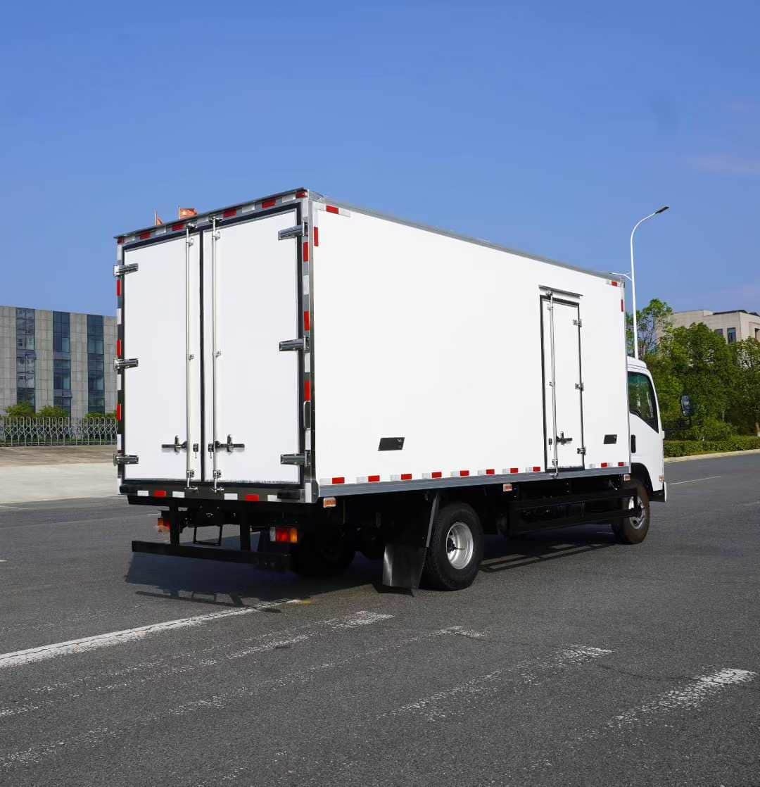 Qingling Isuzu 700P Refrigerated Truck