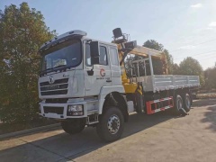 SHACMAN F3000 6 × 6 Truck mounted Crane