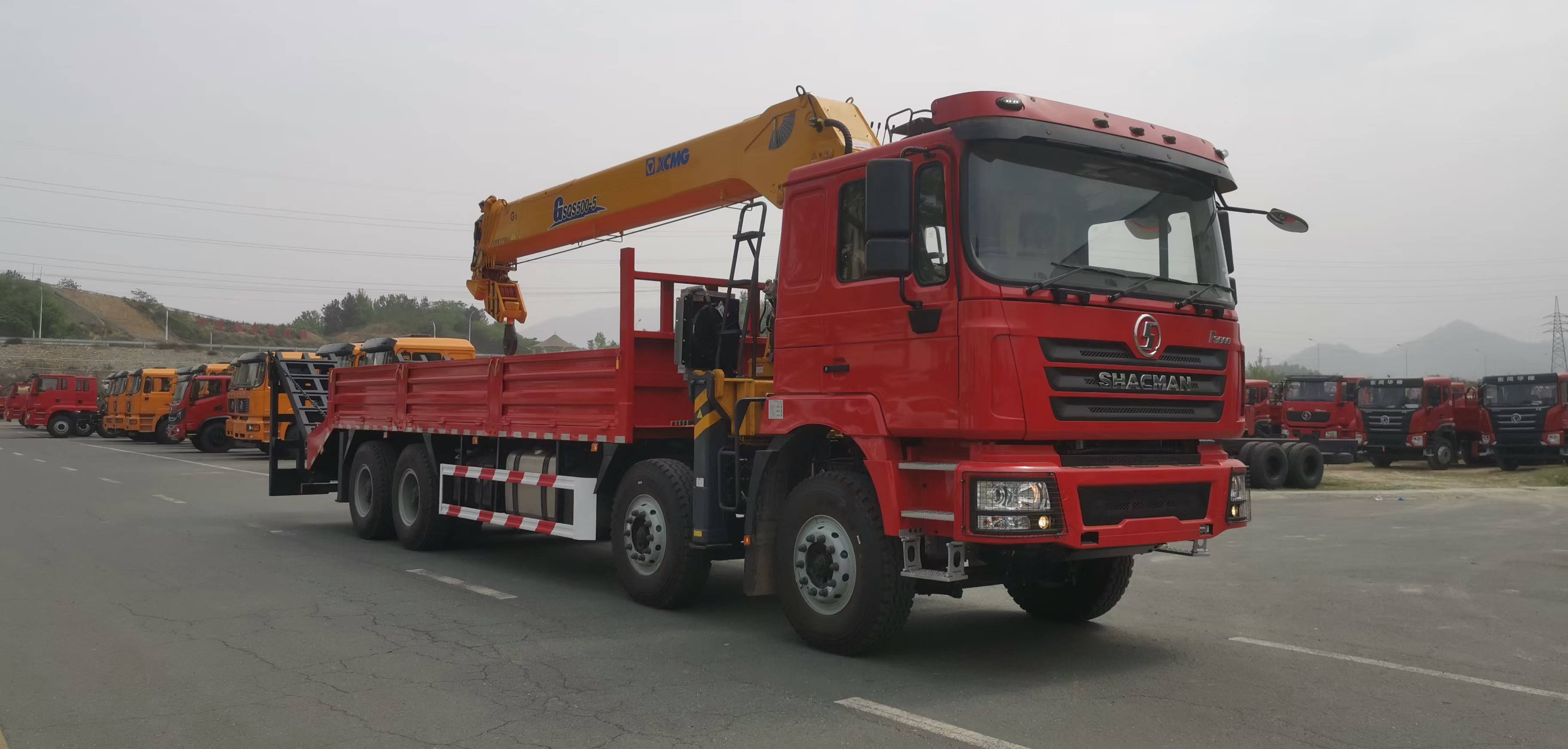 SHACMAN F3000 8 × 4 Truck mounted Crane