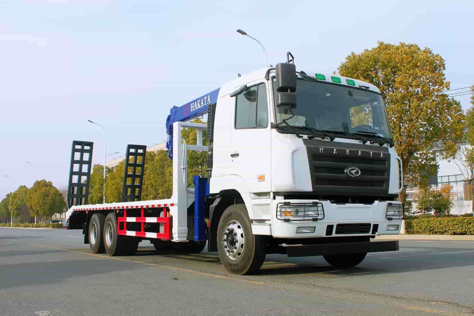 Hualing flatbed crane