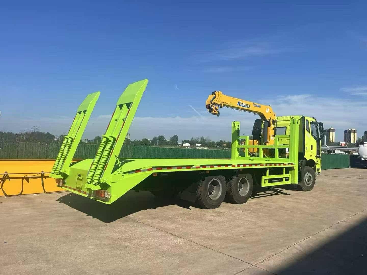 Jiefang Lift-type Flatbed Truck Crane