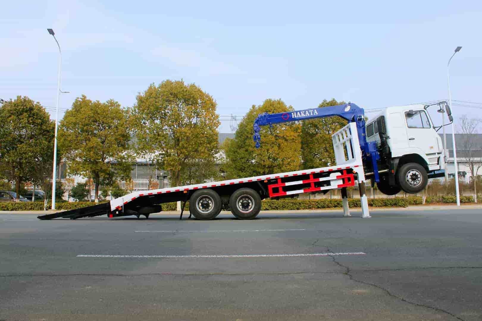 Hualing flatbed crane