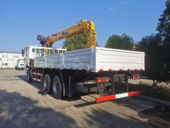 SHACMAN F3000 6 × 6 Truck mounted Crane