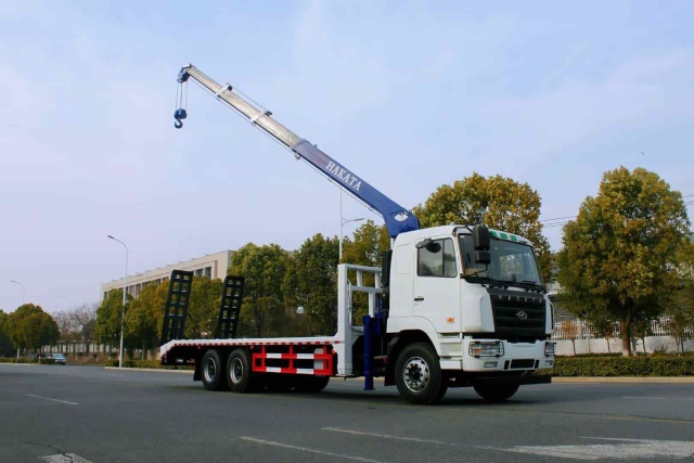 Hualing flatbed crane