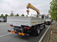 Jie Fang J5-220 HP 4x2 Truck-Mounted Crane with 5-ton Capacity