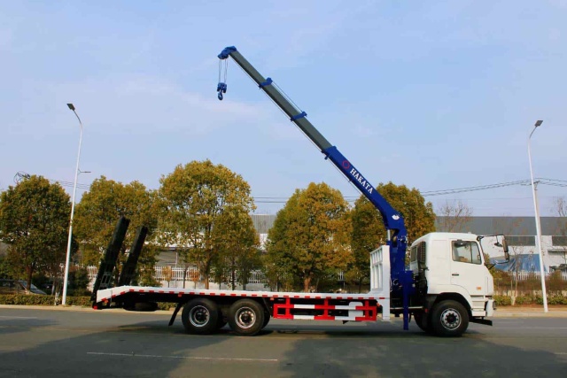 Hualing flatbed crane