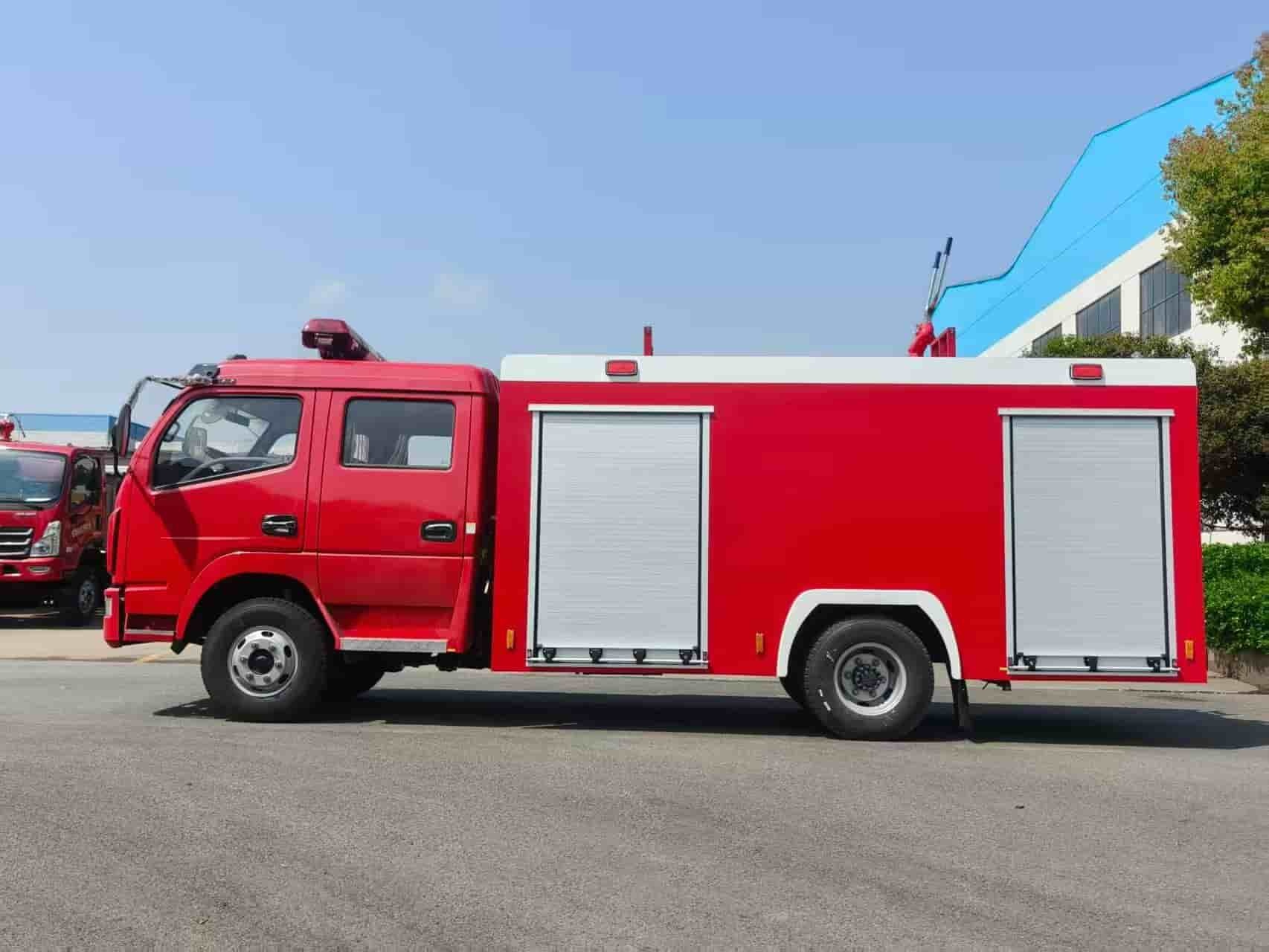 Dongfeng 5-ton Water Tank Fire Truck