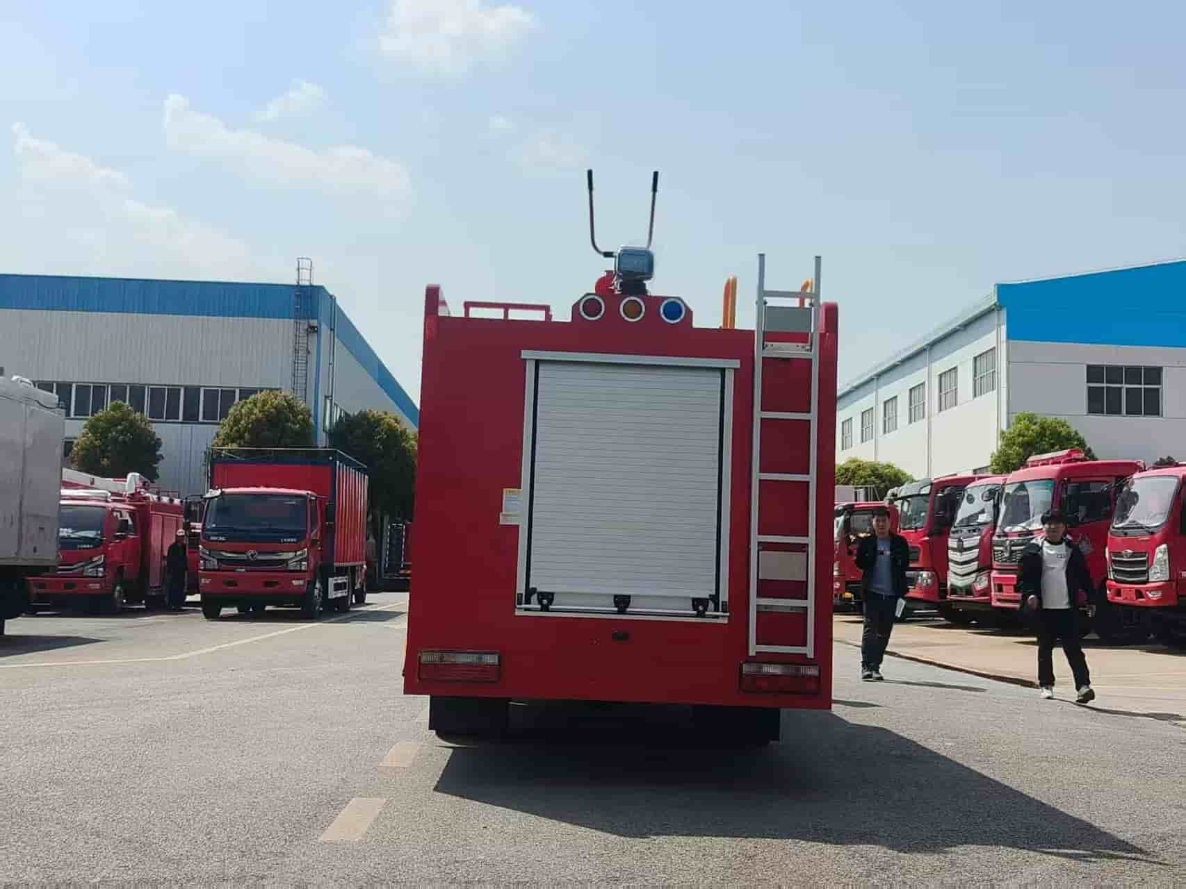 Dongfeng 5-ton Water Tank Fire Truck