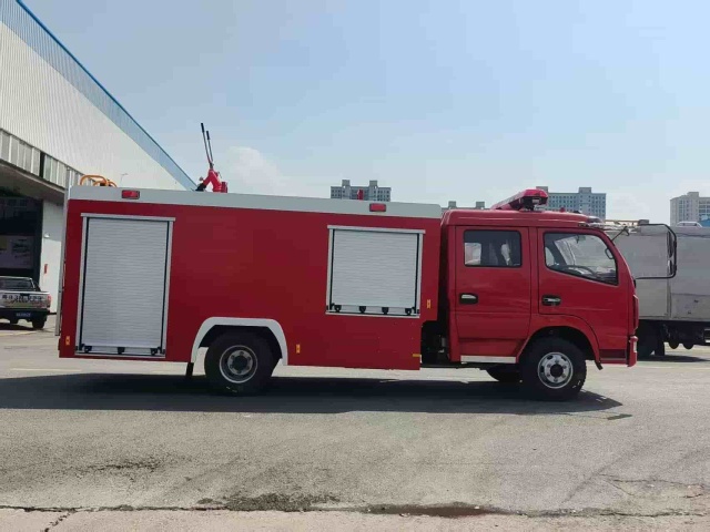 Dongfeng 5-ton Water Tank Fire Truck