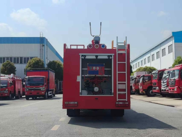 Dongfeng 5-ton Water Tank Fire Truck