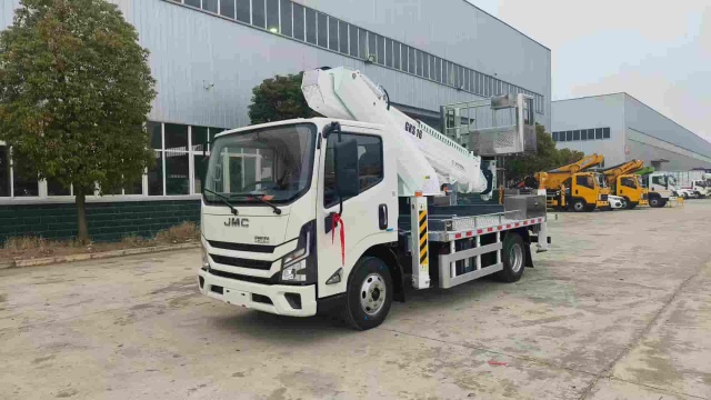 Jiangling 16m telescopic boom aerial work vehicle