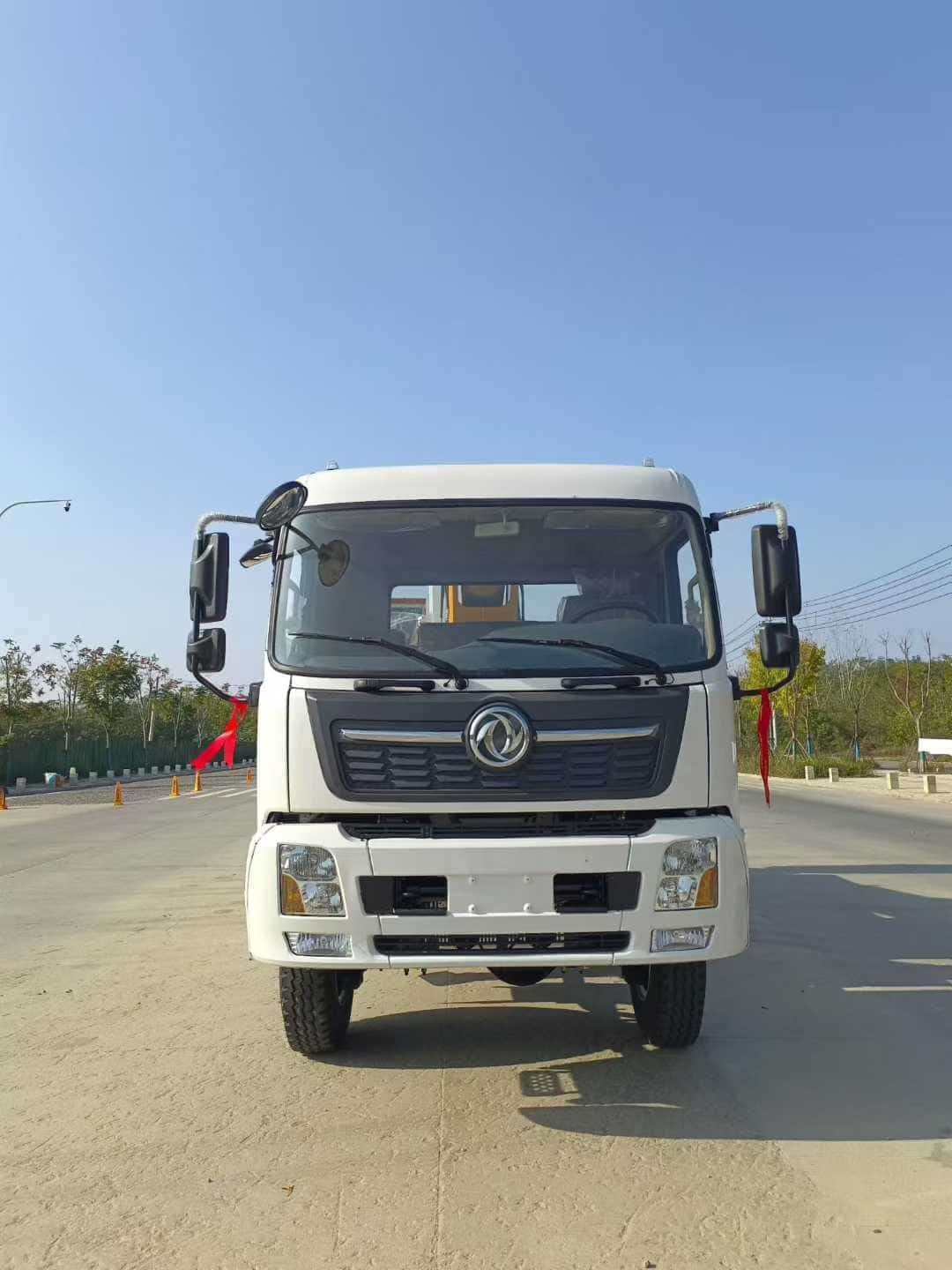 Dongfeng Tianjin 33 meter high-altitude work platform with a 4500 wheelbase