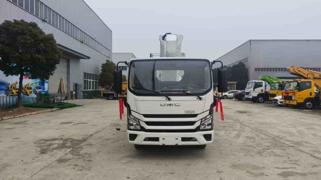 Jiangling 16m telescopic boom aerial work vehicle