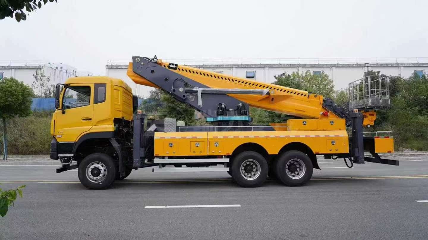 Dongfeng 45 meter telescopic boom aerial work platform