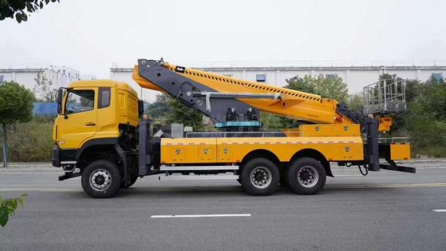 Dongfeng 45 meter telescopic boom aerial work platform