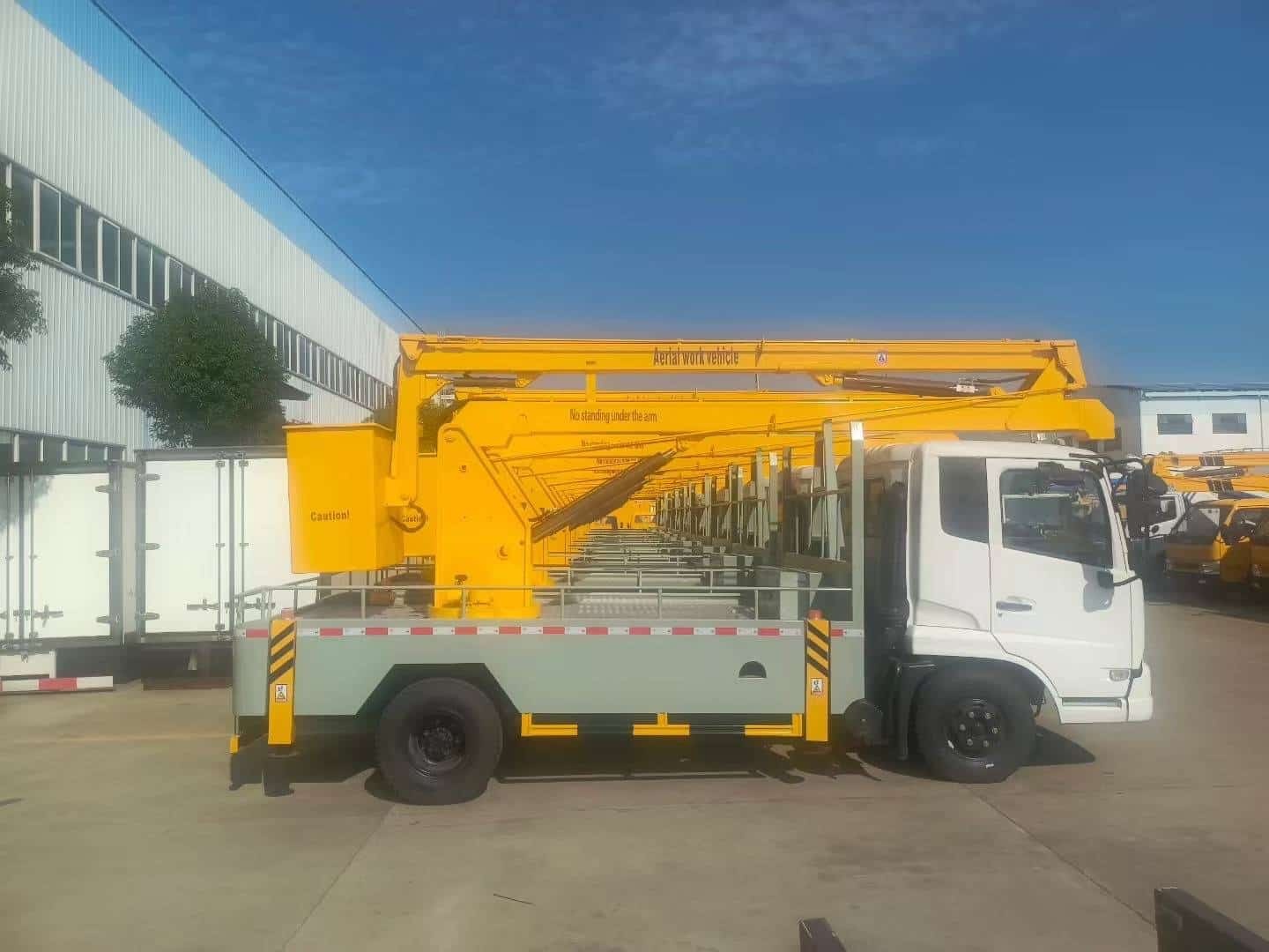 Dongfeng folding arm aerial work platform