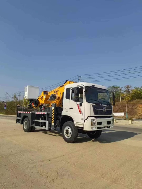 Dongfeng Tianjin 33 meter high-altitude work platform with a 4500 wheelbase