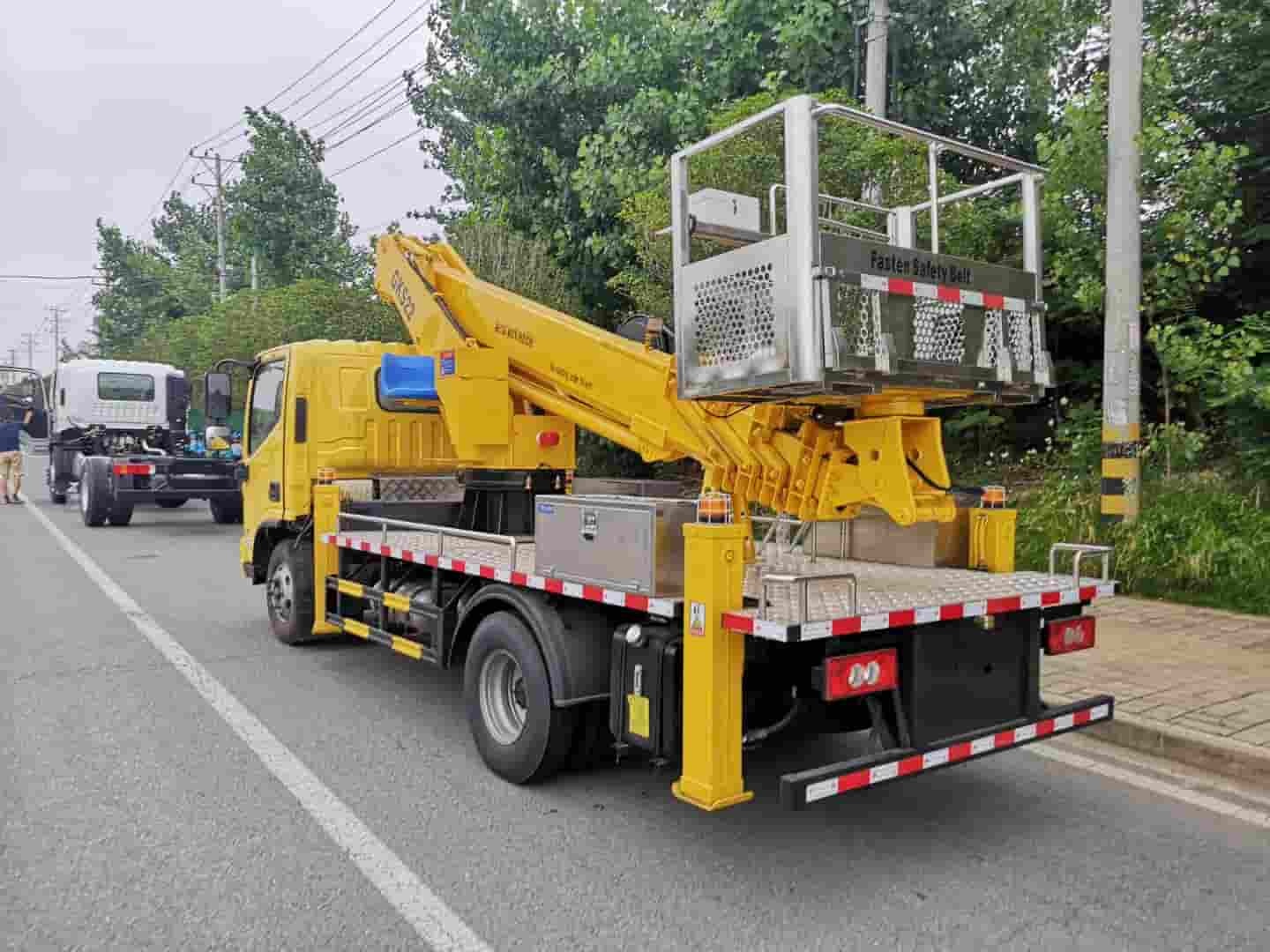 Foton 4X2 22 meter high-altitude work platform truck