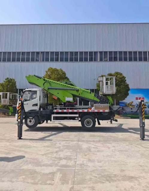 Jianghuai Junling 33 meter aerial work platform