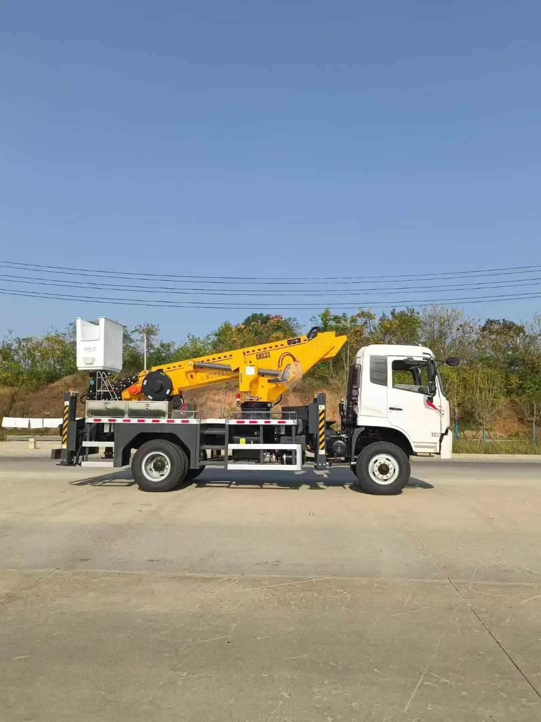 Dongfeng Tianjin 33 meter high-altitude work platform with a 4500 wheelbase