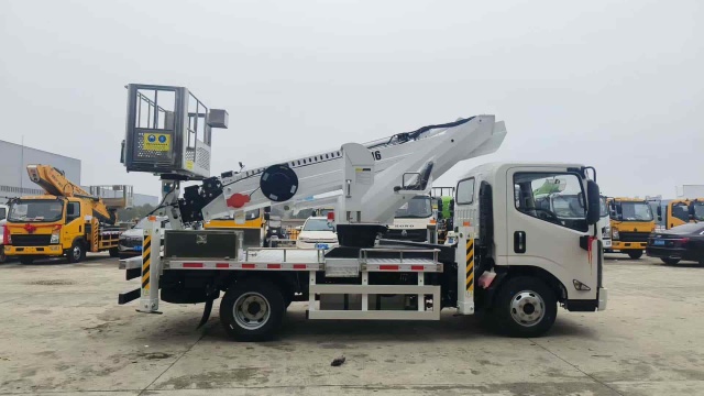 Jiangling 16m telescopic boom aerial work vehicle