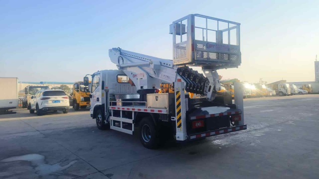 Foton 32 meter straight arm aerial work platform