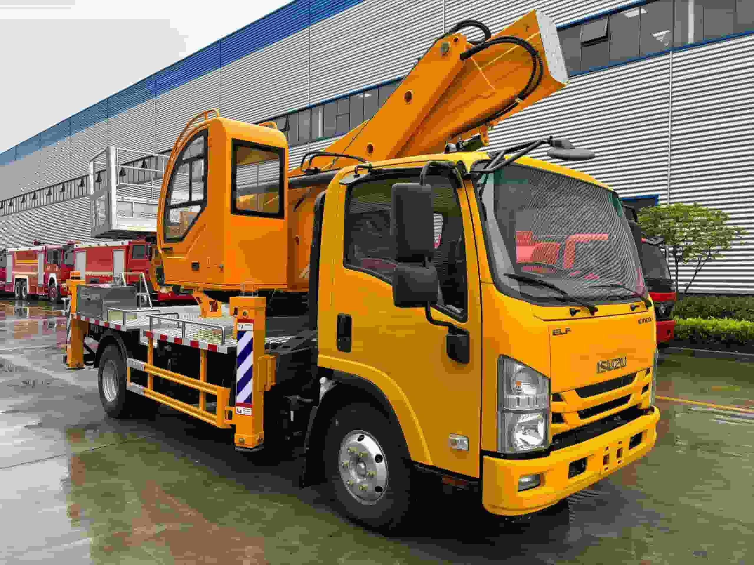Isuzu 30 meter aerial work vehicle