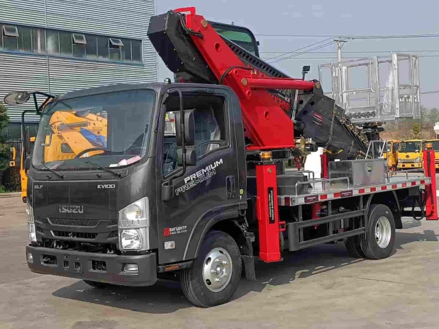 Isuzu 30 meter aerial work vehicle