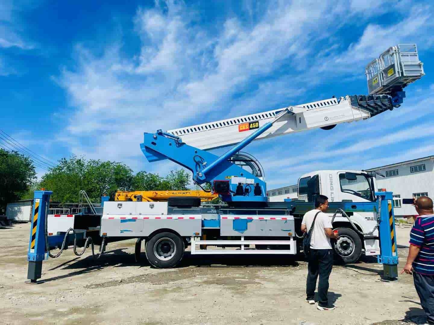 Qingling 45-meter aerial work vehicle