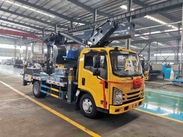 Isuzu 4x2 28 meter aerial work platform
