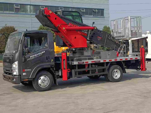 Isuzu 30 meter aerial work vehicle