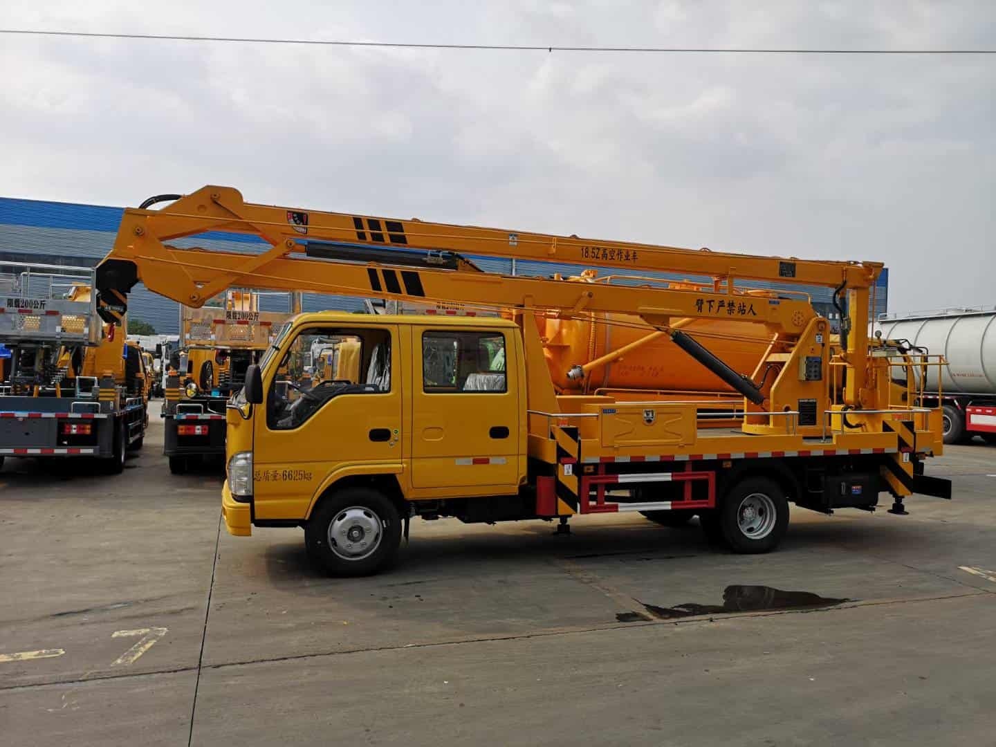Isuzu 4X2 18.5-meter articulated aerial work platform