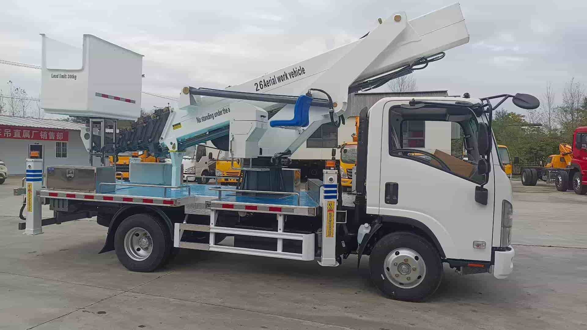 Isuzu 26 meter high-altitude work platform, equipped with insulation bucket, lifting blue with a maximum load capacity of 300Kg