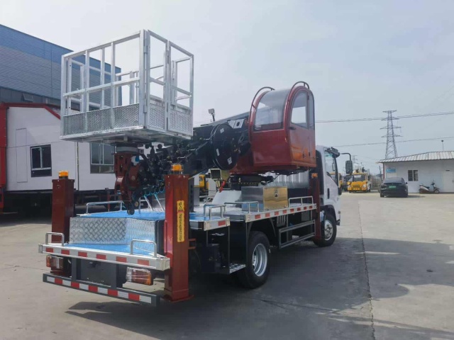 Isuzu 30 meter aerial work vehicle