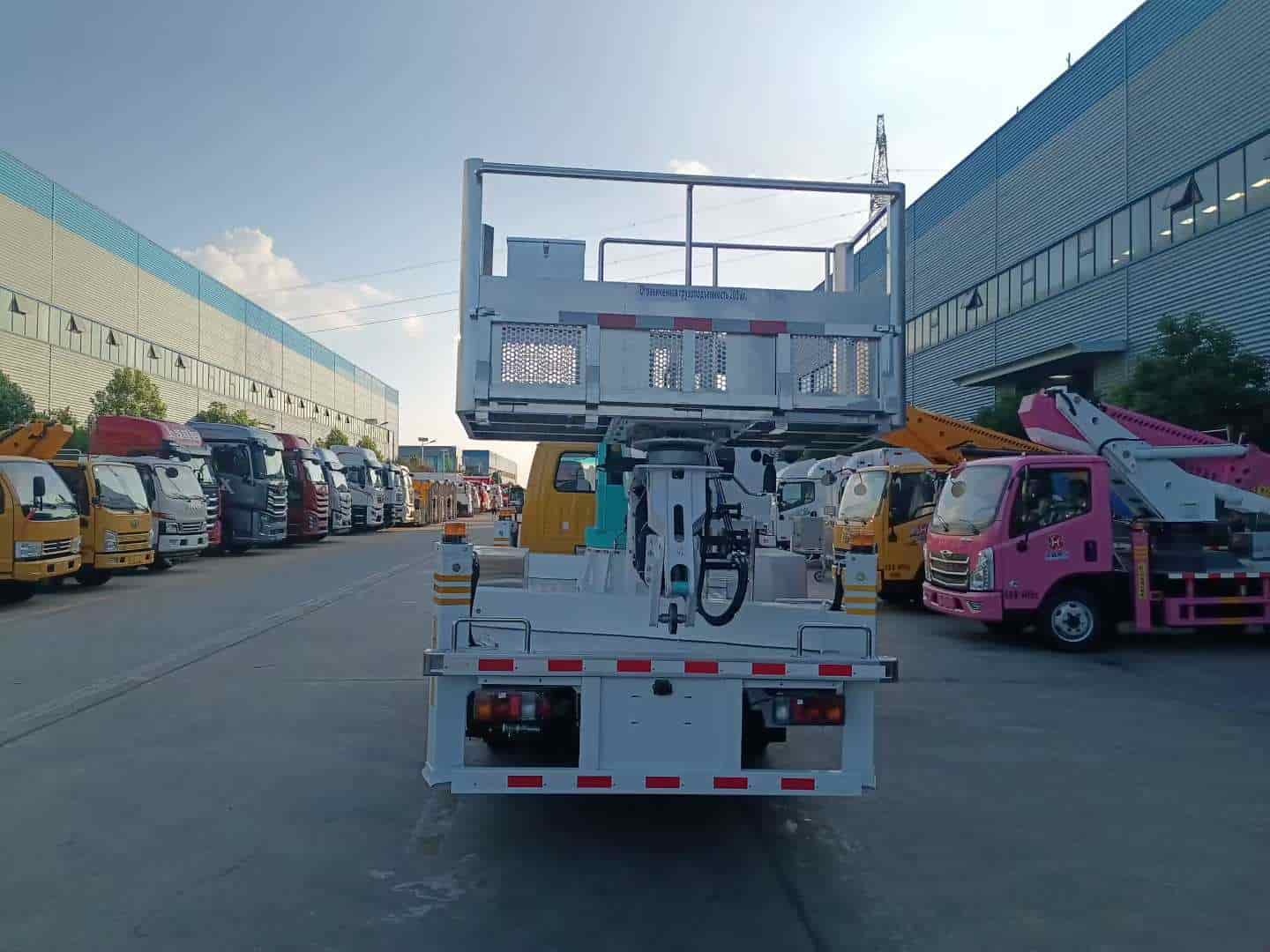 Isuzu 23 meter aerial work vehicle