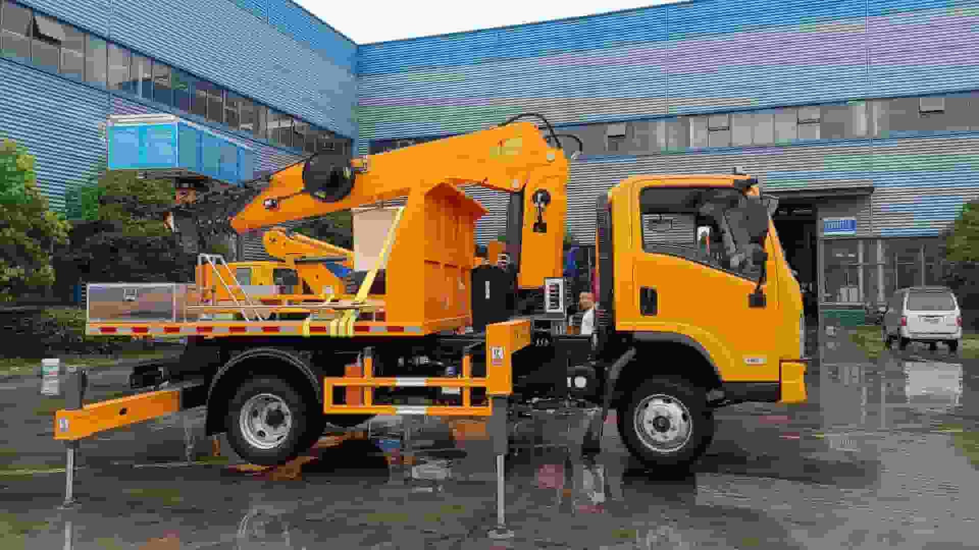 Liuqi 20-meter high-altitude work vehicle with self-unloading function in the cargo box