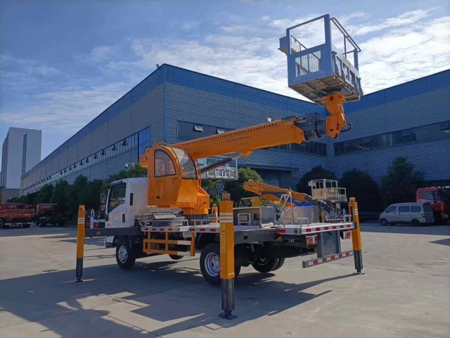 Isuzu 18 meter aerial work vehicle