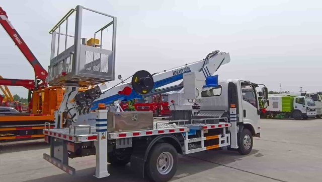 Isuzu 23 meter aerial work vehicle