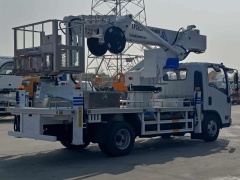 Isuzu 28 meter aerial work vehicle with flying arm