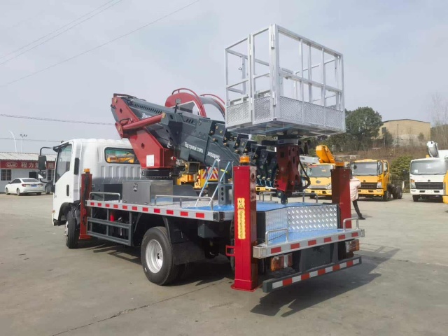 Isuzu 30 meter aerial work vehicle