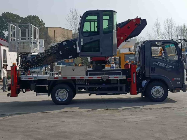 Isuzu 30 meter aerial work vehicle