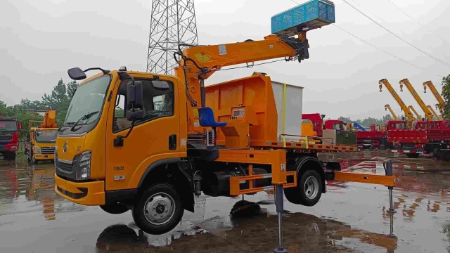 Liuqi 20-meter high-altitude work vehicle with self-unloading function in the cargo box