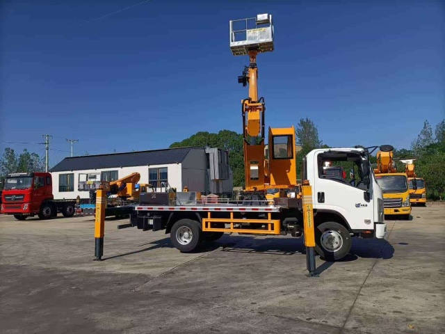 Isuzu 18 meter aerial work vehicle