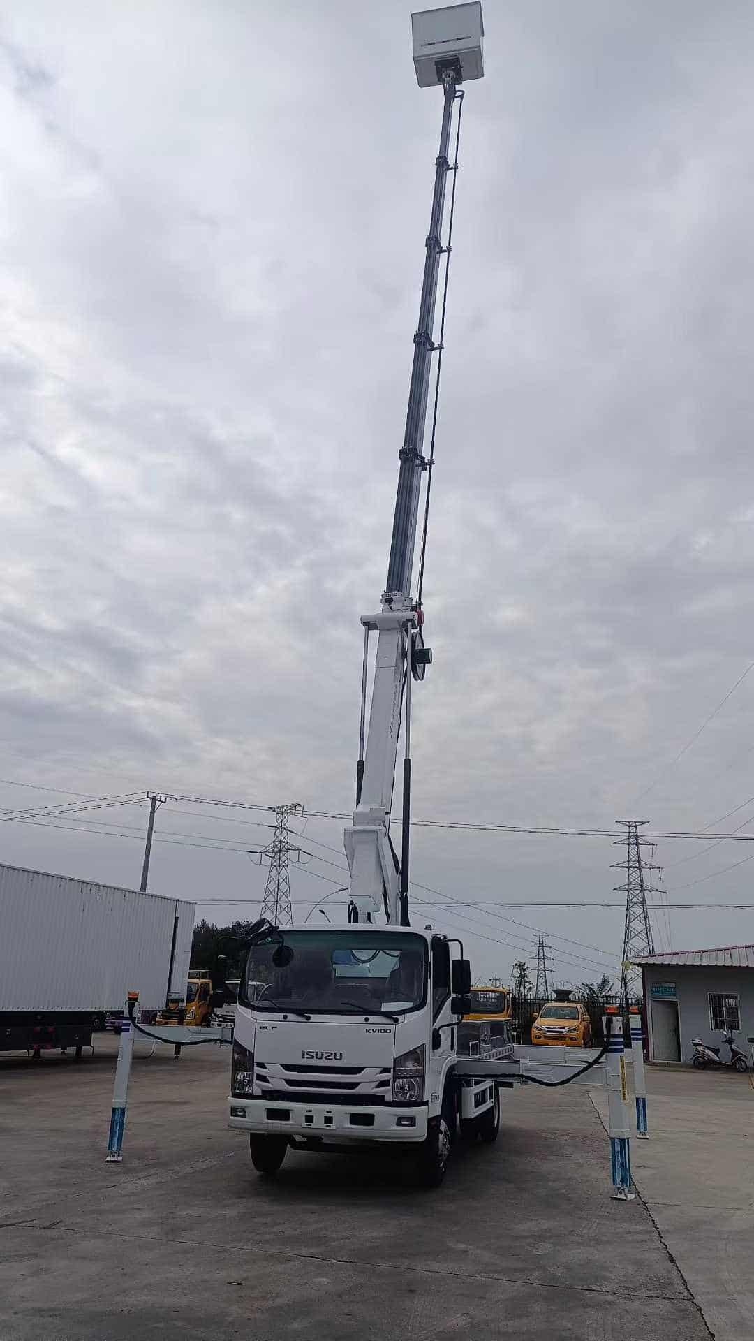 Isuzu 26 meter high-altitude work platform, equipped with insulation bucket, lifting blue with a maximum load capacity of 300Kg