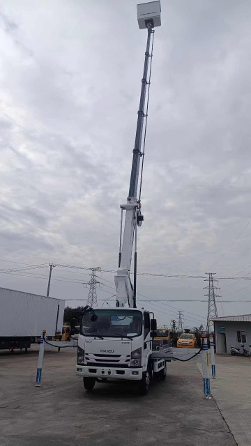 Isuzu 26 meter high-altitude work platform, equipped with insulation bucket, lifting blue with a maximum load capacity of 300Kg