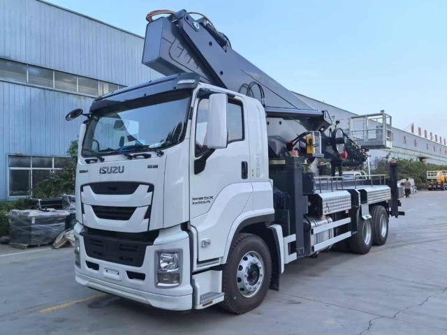 Isuzu 60 meter aerial work vehicle