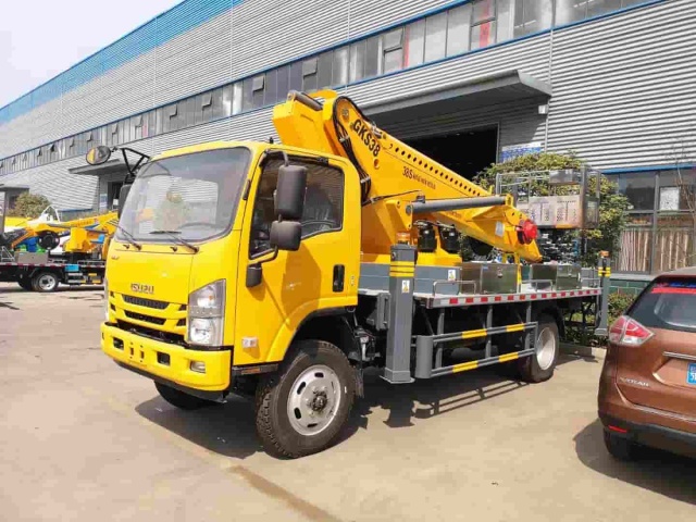 ISUZU 4X2 38 meter aerial work platform